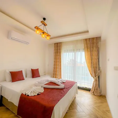 Nokta Park K 4+1 Villa, Oezel Havuzlu فيلة *