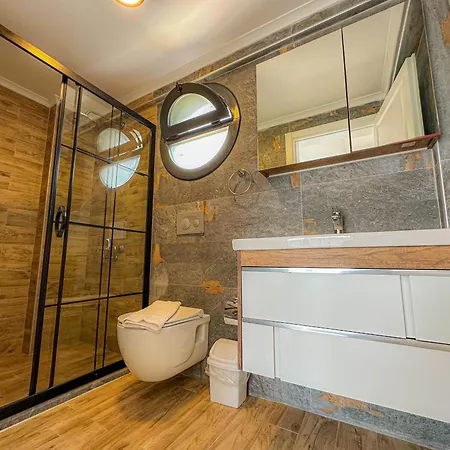 Nokta Park K 4+1 Villa, Oezel Havuzlu فيلة
